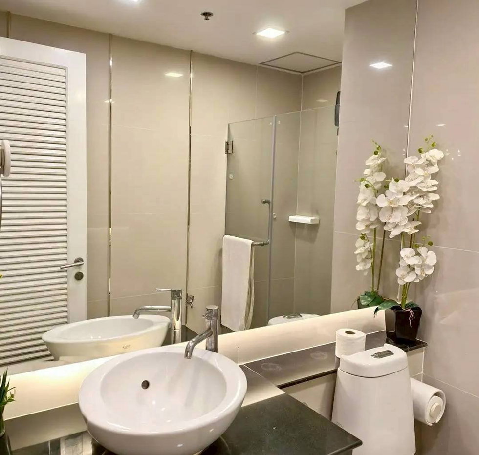 รูป LTHC15013 - Modern Condo Prime Location for Rent Ekkamai | City Lifestyle Best Value | Near BTS Ekkamai | 52,000 THB  - รูปที่ 3/9
