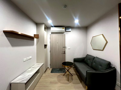 Condos for rent : Thana Astra Sathorn-Chan Condo, fully furnished and ready to move in.
