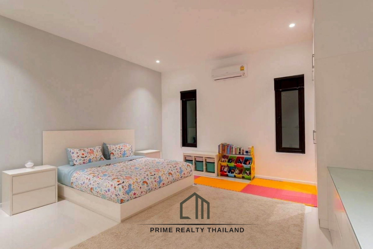 รูป พูลวิลล่าหรูสุดเอ็กซ์คลูซีฟ พร้อมสระอินฟินิตี้และสวนส่วนตัวขนาดใหญ่ - รูปที่ 23/29