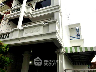 ทาวน์โฮม กรุงเทพมหานคร : ทาวน์เฮ้าส์ 4-ห้องนอน ใกล้ MRT สิรินธร (ID 2811632)