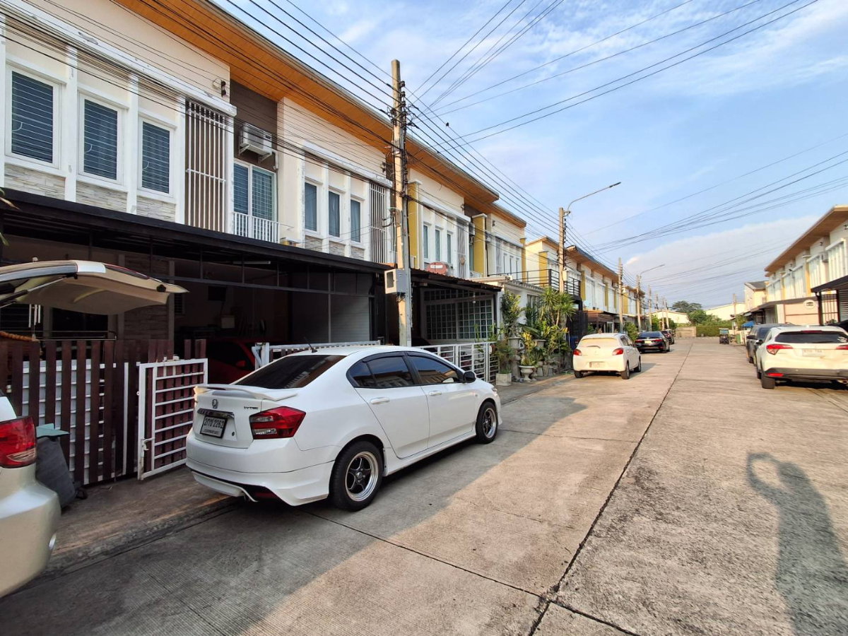 รูป ปล่อยเช่าด่วน โครงการ Golden​ Town​ วัชรพล​ -​ สุขาภิบาล​ 5 ใกล้ทางด่วนเดิน ทางได้หลายเส้นทาง ใกล้ BTS📍🎉📣   เช่า 15,000 / เดือน 🎀 พร้อมเข้าอยู่ - รูปที่ 11/12