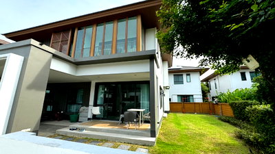 Houses for rent Bangkok : Single house for rent, Burasiri Pattanakar, next to the park and clubhouse.