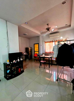 บ้านเดี่ยว ชลบุรี : บ้าน 3-ห้องนอน ใน บึง (ID 2811599)