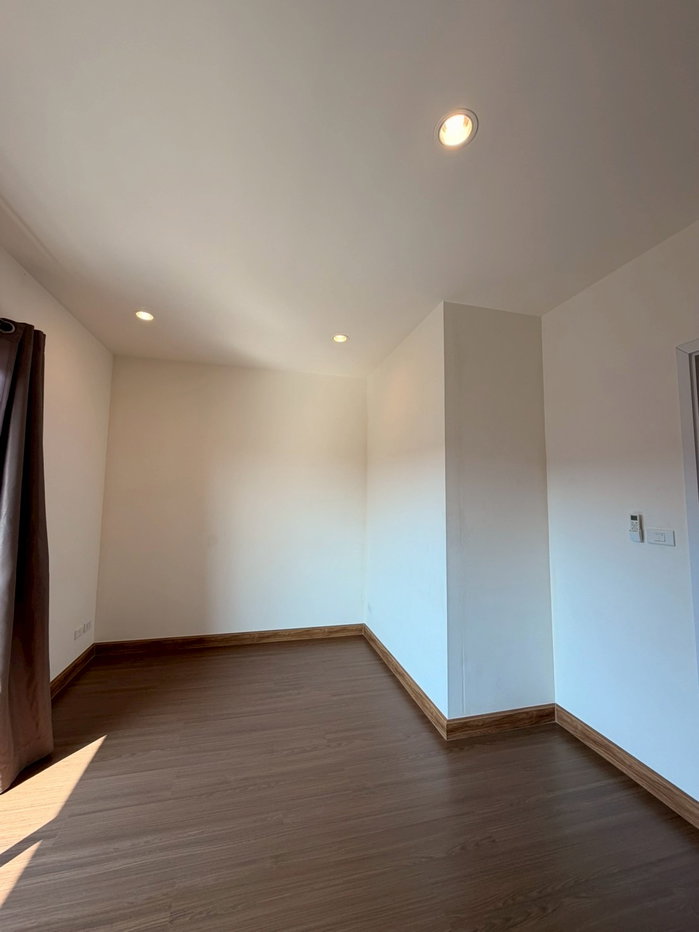 รูป ขายทาวน์โฮม 3 ห้องนอน 2 ห้องน้ำ 2 ที่จอดรถ บ้านสวย แสงสวย  - รูปที่ 13/17