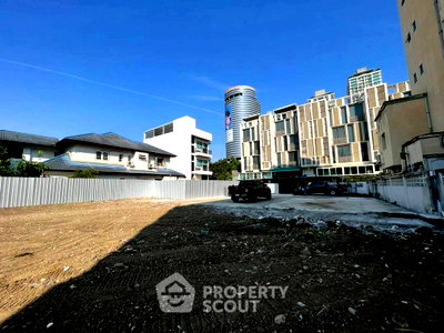 Land for sale Charn Issara Tower 2 : 2,446.8 m² Land for Sale close to Phrom Phong (ID 2812166)