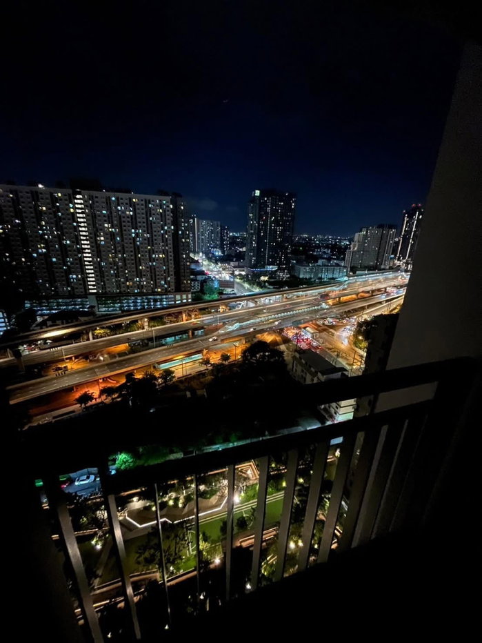 picture code : H187 Life Sathorn Sierra - 12/18
