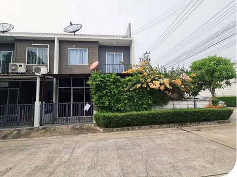 FOR SALE  TOWNHOUSE PROPERTY  2824000 BAHT.