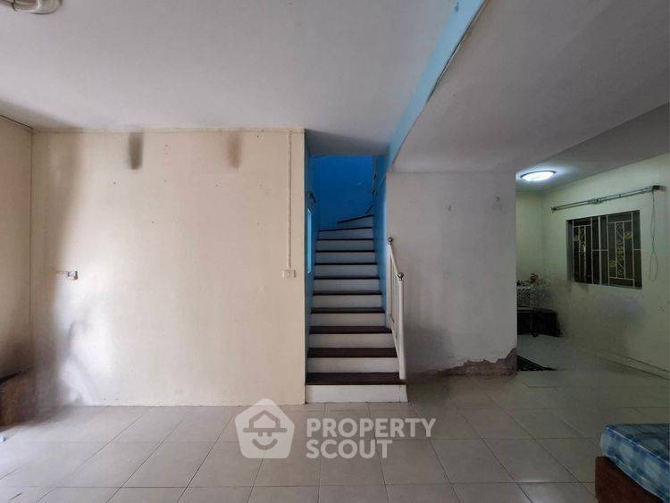 รูป ทาวน์เฮ้าส์ 3-ห้องนอน ใน เสาธงหิน (ID 2577865) - รูปที่ 2/12