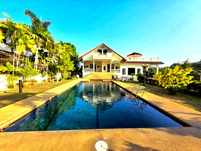 บ้านเดี่ยว ชลบุรี : 3 Bedroom Pool Villa for Sale in Bang Saray