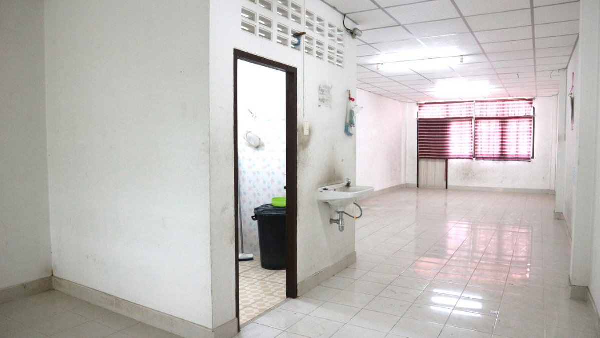 รูป ขายอาคารพาณิชย์ ตึกแถว ม.สุนทร7 ( 4.5 ชั้น )ถนนเอกชัย89 บางบอน บางขุนเทียน พระรามสอง เหมาะทำธุระกิจขนาดเล็ก SME   - รูปที่ 21/26