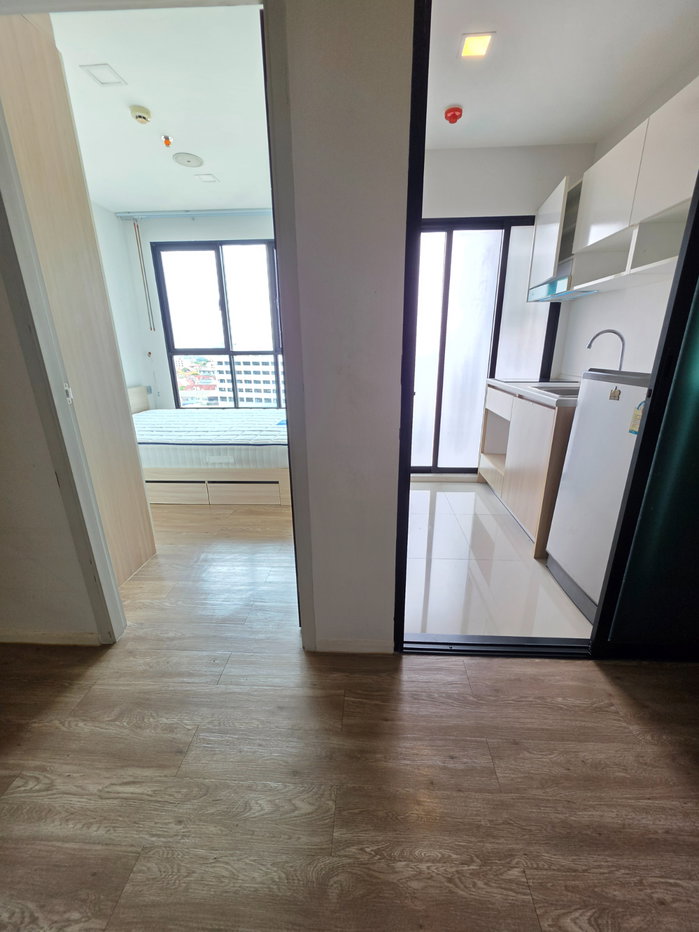 รูป เอพพิโซด​ พหลโยธิน​  สะพาน​ใหม่​ ใกล้​รถไฟฟ้า​บีทีเอส​สายหยุด - รูปที่ 6/13