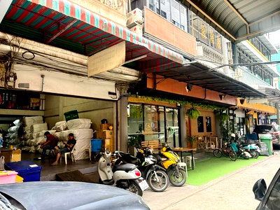 Shophouses for sale BTS National Stadium : 5-story commercial building for sale, with existing tenants. A worthwhile investment in a prime location near shopping areas! (N.2067)