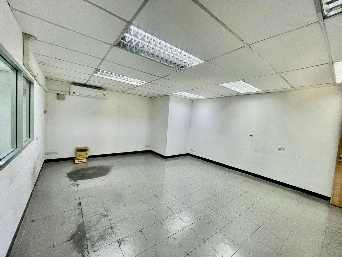 รูป  🏢✨ #ให้เช่าอาคารพาณิชย์เฉพาะชั้น3 ถนนนาคนิวาศ ลาดพร้าว 71 พื้นที่ใช้สอย 240 ตร.ม. พื้นที่กว้าง โปร่ง สามารถปรับเป็นออฟฟิศ สำนักงานบริษัทได้ - รูปที่ 20/20