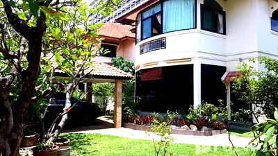Houses for sale Chonburi : House for Sale at Royal Park Village 1677916