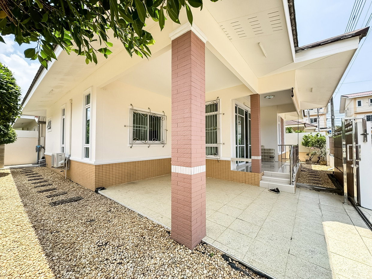 picture House for Sale in Siam Country Club East Pattaya 3 Bedroom - 16/17