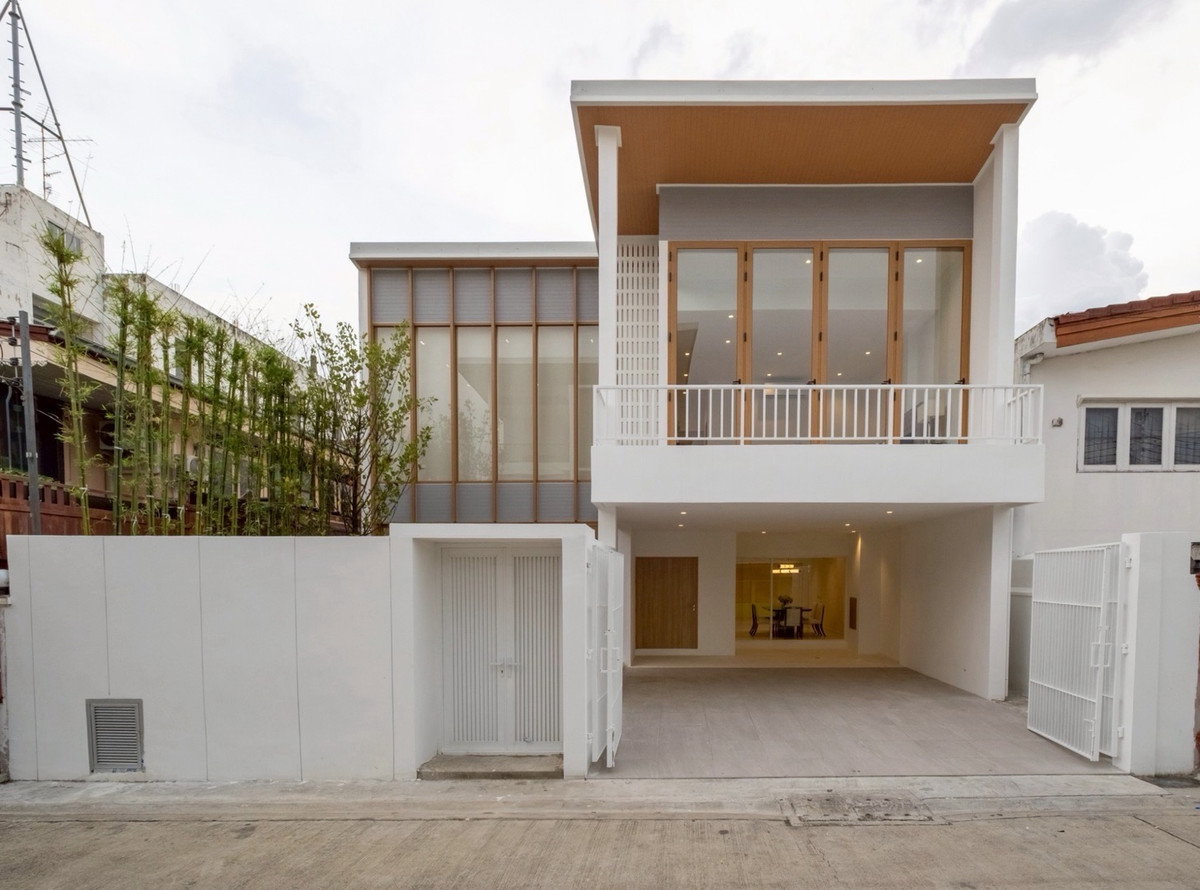รูป R160 🏡💸 ขายด่วน บ้านเดี่ยวพระราม 9 ซอย 43 ทำเลศักยภาพ ขายพร้อมผู้เช่า รับรายได้ทันที! เพียง 21.9 ล้านบาท - รูปที่ 1/25