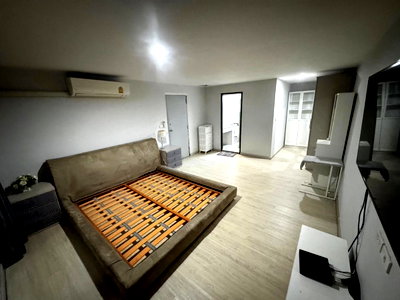 Condos for rent : Condo for rent :Le Cosi Ekkamai 28(( BTS Ekkamai )) MK-02 line @livingbkk   