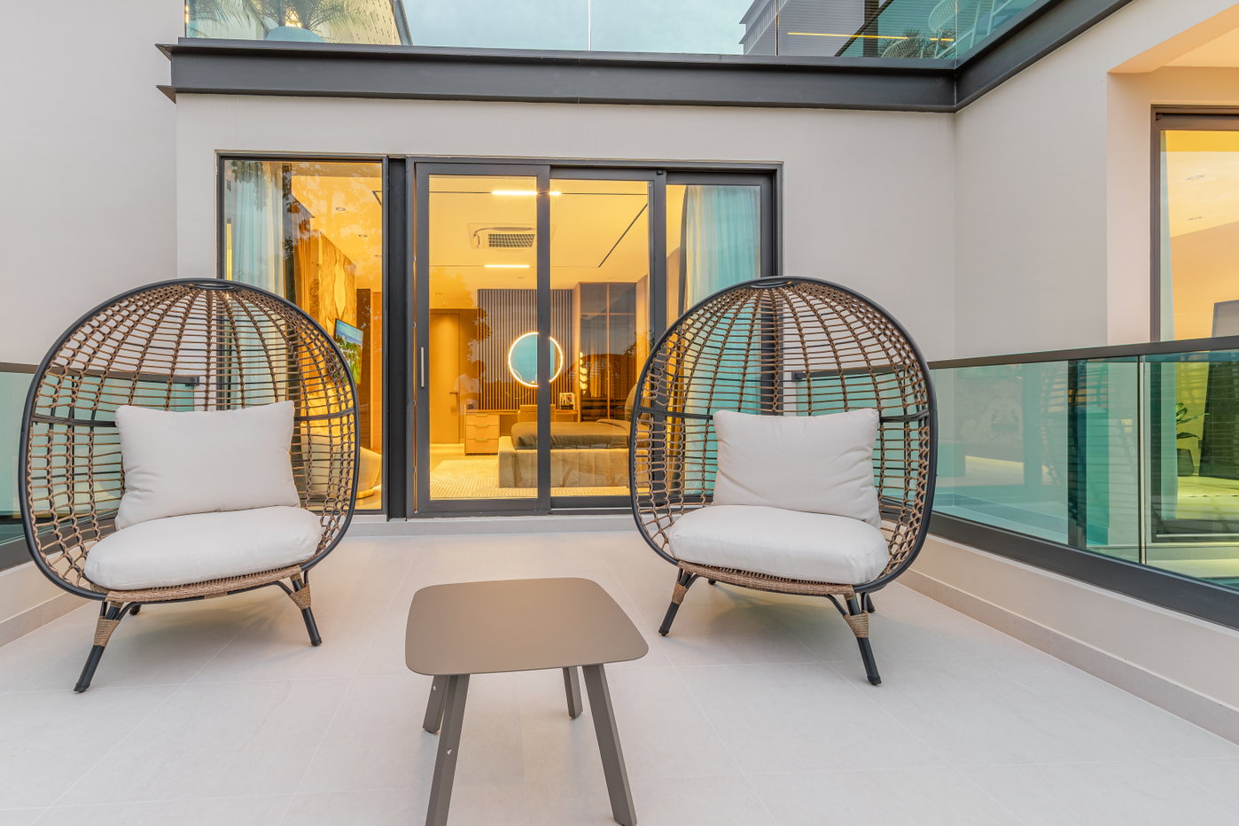 รูป 6 Bedroom Luxury Pool Villa for Sale in Na Jomtien Pattaya - รูปที่ 30/30