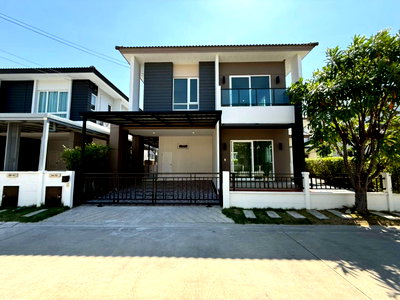 Houses for sale : 🏡 Centro by AP | Pracha Uthit 90 🛣️ Easy access to Pracha Uthit Rd & Suksawat Rd