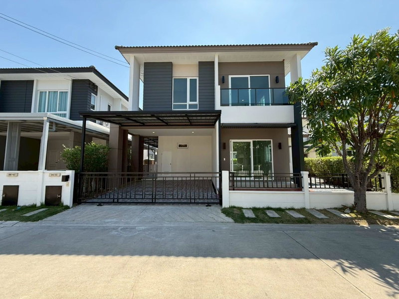 Houses for sale : 🏡 Centro by AP | Pracha Uthit 90 🛣️ Easy access to Pracha Uthit Rd & Suksawat Rd