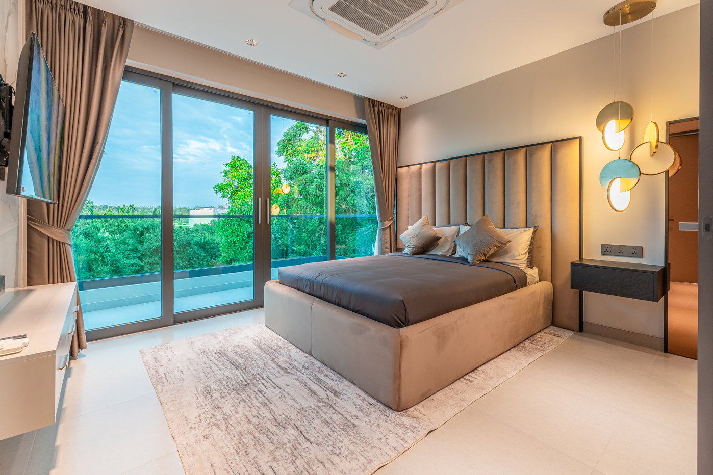 รูป 6 Bedroom Luxury Pool Villa for Sale in Na Jomtien Pattaya - รูปที่ 10/30