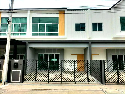 เช่าทาวน์โฮม ชลบุรี : 🏡 ทาวน์โฮมชลบุรี โมเดิร์นมินิมอล รีโนเวทใหม่ จอดรถ 2 คัน | THE GABLE - บ้านบึง ชลบุรี