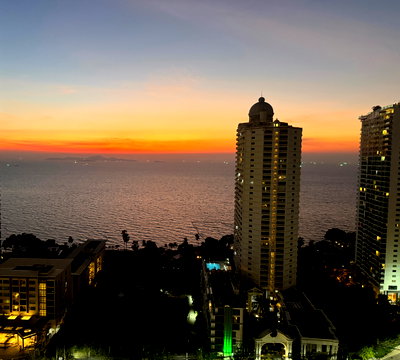 Condos for sale : Hot Sale The Riviera Wongmat Beach *Goreigner Name*