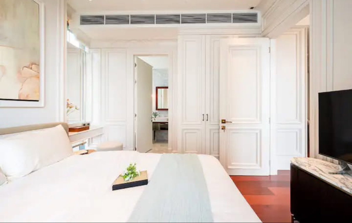 picture KHUN by YOO inspired by Starck  - 9/11