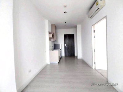 Condos for sale : CONDO 30.9 Sq.m. Huai Khwang Bangkok for 3.6M