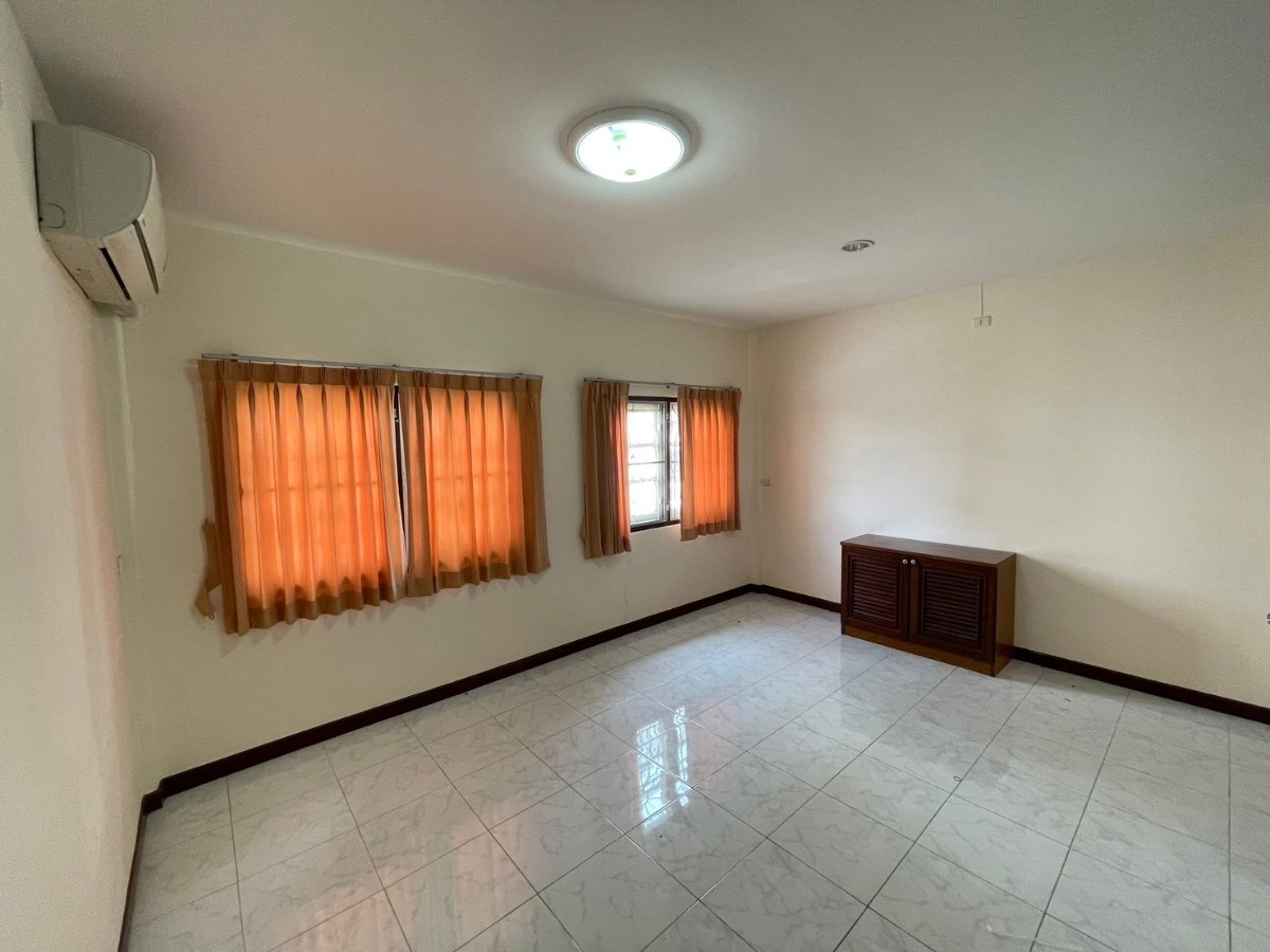 รูป T 1504 ให้เช่า ทาวน์เฮ้าส์ 2 ชั้น ซอยอุดมสุข 51 บ้านสวย สภาพดี ทำเลใกล้ BTS ทั้งสายสีเหลืองและสีเขียว เหมาะสำหรับพักอาศัย ราคา 20,000 บาท - รูปที่ 7/10