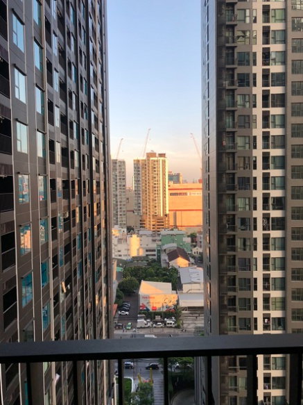 รูป **Life Asoke - Rama 9 | ห้องสวย วิวโล่ง ชั้นสูง ไม่บล็อก**🔥 คอนโดใหม่ ทำเลทอง ใจกลางพระราม 9 พร้อมอยู่! 🔥 - รูปที่ 19/21