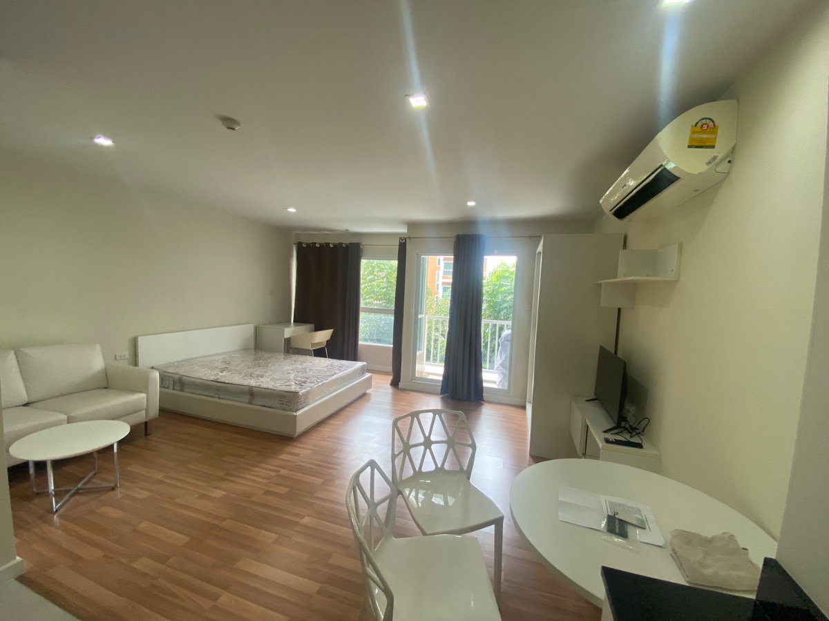 รูป ให้เช่า we condo เอกมัย-รามอินทรา ห้องExtra Studio | 33 ตร.ม. ห้องมุม วิวสระว่ายน้ำ - รูปที่ 2/7
