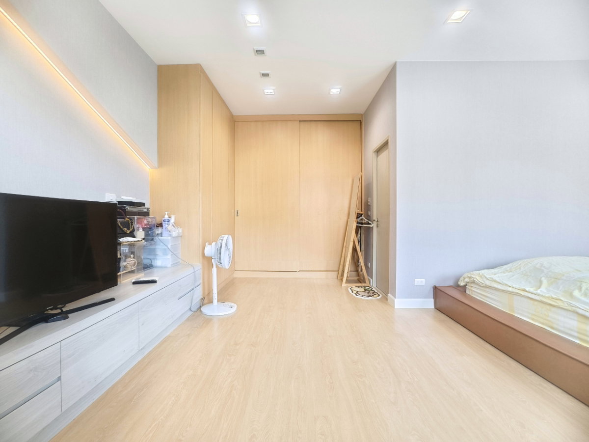 รูป ขาย บ้านเดี่ยว SCG Heim ราษฎร์พัฒนา(ซอยมิสทีน) ใกล้รถไฟฟ้า บ้านใหม่สร้างมา 4 ปี นอกโครงการ หน้าบ้านเป็นถนนคอนกรีต 188 ตร.ว. 3ห้องนอน 4ห้องน้ำ  - รูปที่ 15/33