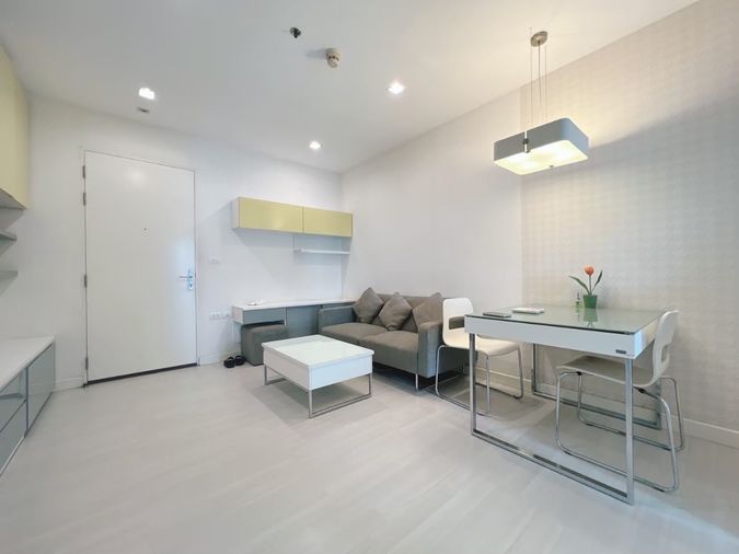 ให้เช่า 15,000 บาท 🌟  คอนโด เดอะรูม รัชดา-ลาดพร้าว 🏡