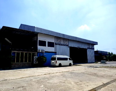 เช่าโรงงาน ถนนศรีนครินทร์-ร่มเกล้า :  ให้เช่าโกดังพร้อมสำนักงาน 2 ชั้น / พื้นที่ 575 ตารางเมตร / ทำเล ถนนพัฒนาชนบท 4 เขตลาดกระบัง / รถใหญ่เข้าออกได้