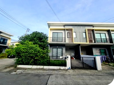 ทาวน์โฮม สมุทรปราการ : BP00549 ขายทาวน์เฮ้าส์ หมู่บ้าน เดอะคอนเนค ตำบล ราชาเทวะ อำเภอ บางพลี จังหวัด สมุทรปราการ