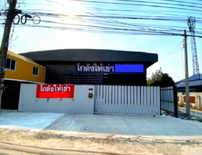 เช่าโรงงาน ถนนกรุงเทพ-ชลบุรี มอเตอร์เวย์ : ให้เช่าโกดังพร้อมสำนักงาน / พื้นที่ใช้สอย 460 ตารางเมตร / ทำเล ซอยกาญจนาภิเษก 25 สะพานสูง / รถใหญ่เข้าออกได้ / ใกล้สนามบิน สุวรรณภูมิ