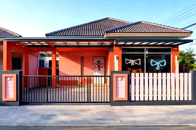 เช่าบ้านเดี่ยว ศรีมหาโพธิ ปราจีนบุรี : ต่อเติมหลังคาโรงจอดรถให้เช่าบ้านเดี่ยว 2นอน ศรีมหาโพธิ 1น้ำ 304 อบต.ท่าตูม 950ม. 49 ตร.ว. 180ตร.ม.