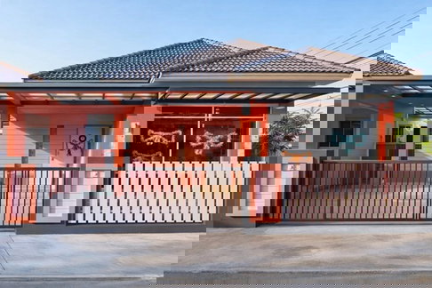 ต่อเติมหลังคาโรงจอดรถให้เช่าบ้านเดี่ยว 2นอน ศรีมหาโพธิ 1น้ำ 304 อบต.ท่าตูม 950ม. 49 ตร.ว. 180ตร.ม.