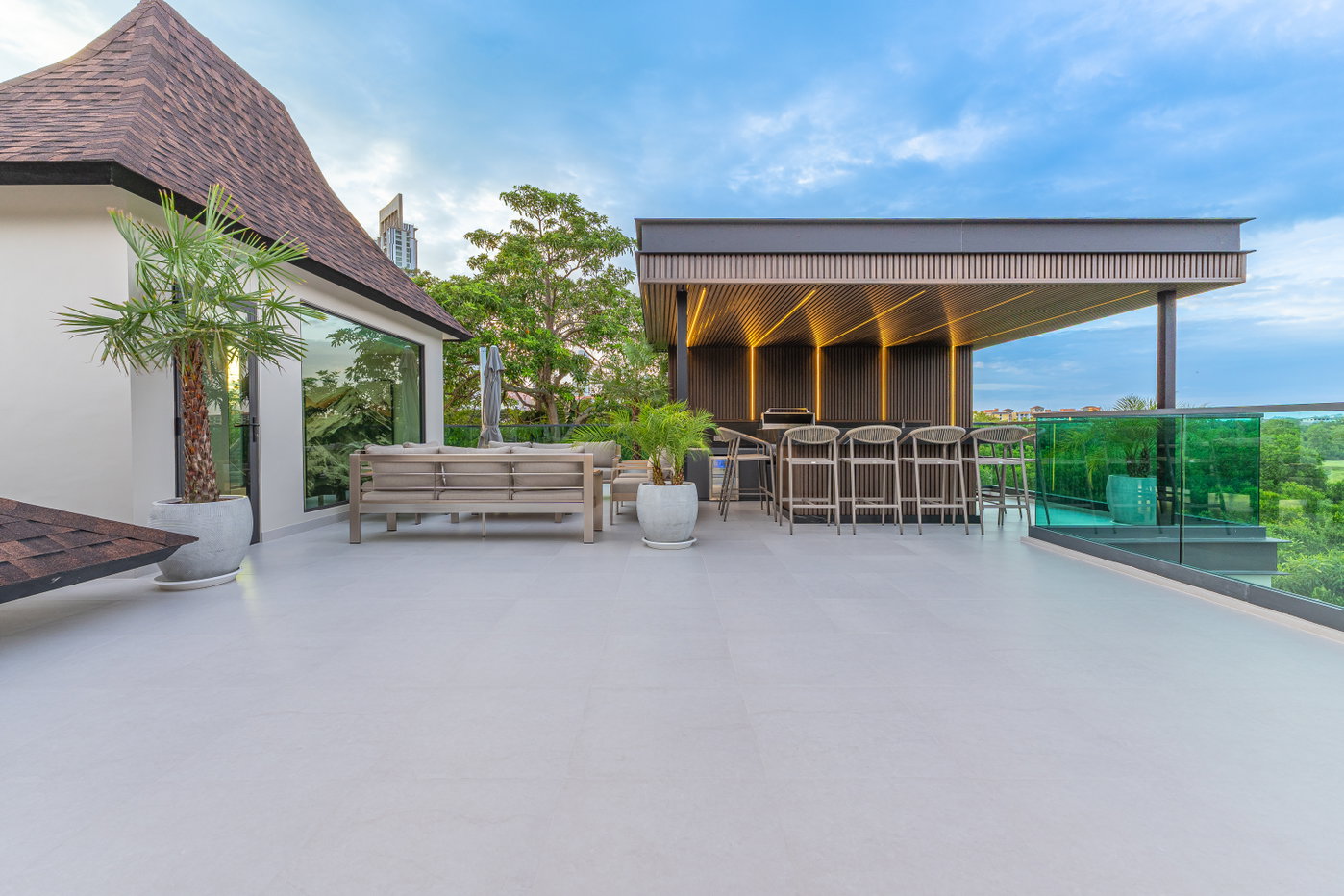 รูป 6 Bedroom Luxury Pool Villa for Sale in Na Jomtien Pattaya - รูปที่ 22/30