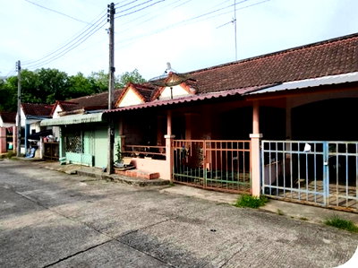 Townhouses for sale Hat Yai Songkhla : FOR SALE  TOWNHOUSE PROPERTY  1210000 BAHT.
