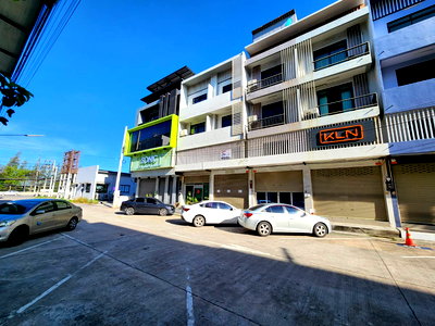 อาคารพาณิชย์ ชลบุรี : อาคารพาณิชย์ 16 ตร.วา อาคารพาณิชย์ ศรีราชา ชลบุรี ศรีราชา ชลบุรี 4M