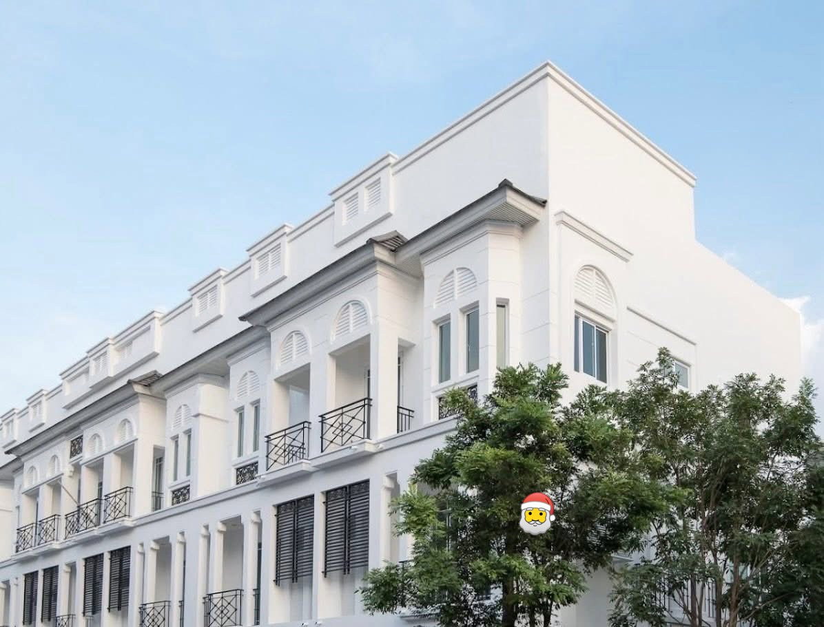 รูป  🏡✨ ให้เช่าทาวน์โฮม 3 ชั้น “Leon Sukhumvit 62” 3 ห้องนอน 3 ห้องน้ำ บ้านสวยสไตล์โมเดิร์น ทำเลสุขุมวิทตอนต้น ใกล้ BTS และทางด่วน #รับต่างชาติ - รูปที่ 1/19