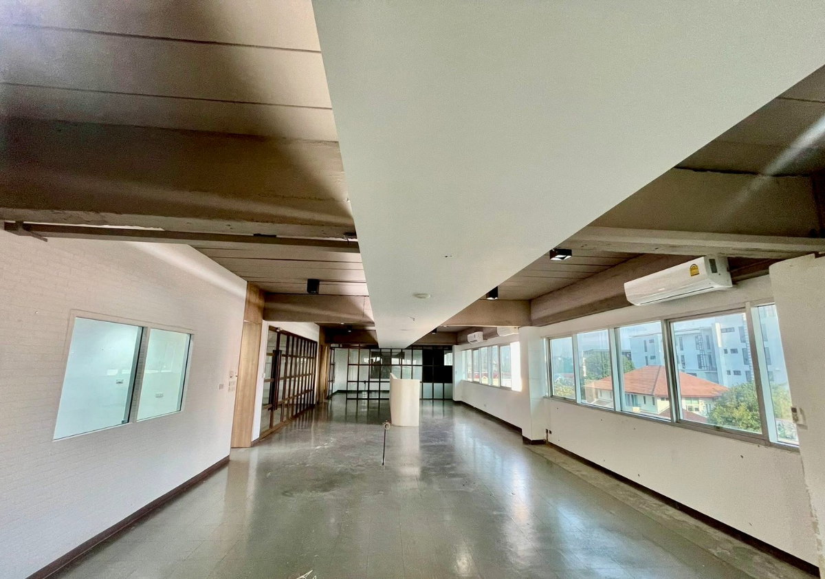 รูป  🏢✨ #ให้เช่าอาคารพาณิชย์เฉพาะชั้น3 ถนนนาคนิวาศ ลาดพร้าว 71 พื้นที่ใช้สอย 240 ตร.ม. พื้นที่กว้าง โปร่ง สามารถปรับเป็นออฟฟิศ สำนักงานบริษัทได้ - รูปที่ 15/20