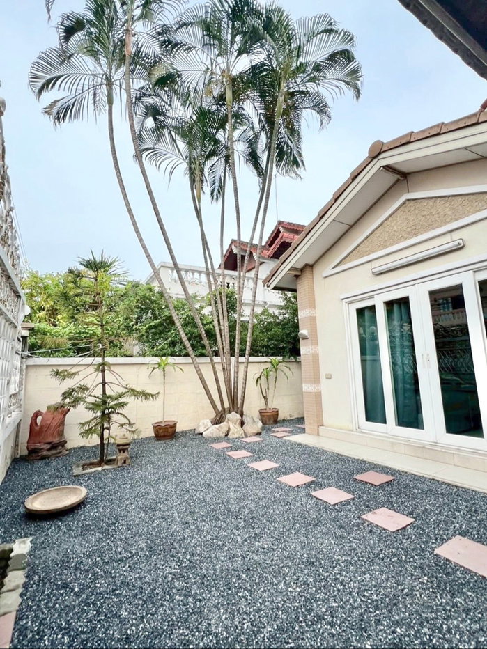 รูป ให้เช่าบ้านสินธนา 6 (Baan Sinthana 6) ซ.นวลจันทร์ 50 แขวงนวลจันทร์ เขตบึงกุ่ม  - รูปที่ 13/14