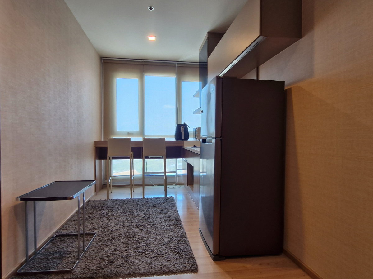 รูป เช่าด่วน !! Rhythm Sathorn 1 ห้องนอน 35 ตร.ม. ตกแต่งครบ สวย ห้องหายาก วิวว้าว ราคาดี เพียง 17,000 บาทเท่านั้น   - รูปที่ 2/7