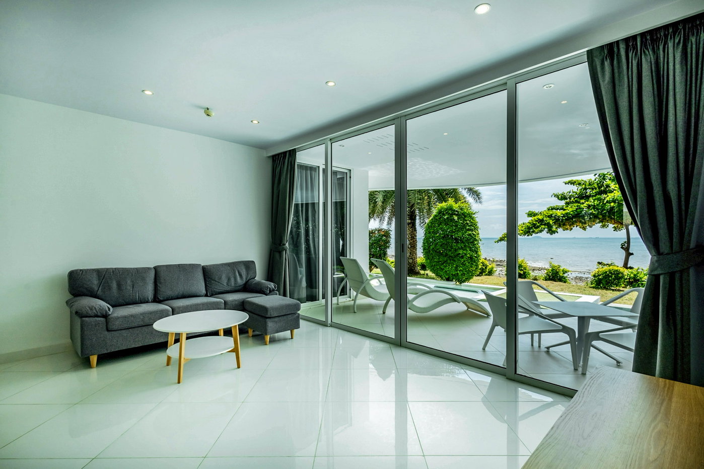 รูป 3 Bedroom Pool Condo for Sale at Pure Sunset Na Jomtien Pattaya - รูปที่ 2/25