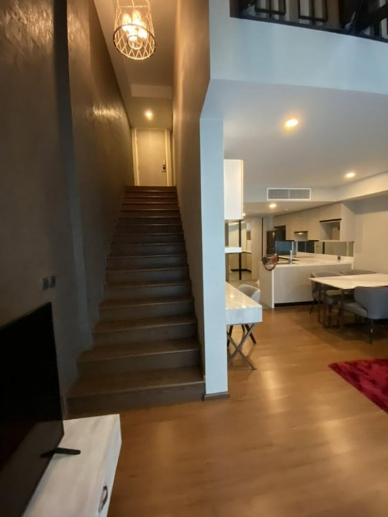 รูป ดูเพล็กซ์หรูให้เช่า Na Vara Residence ห่าง BTS ชิดลม เพียง 550 เมตร - รูปที่ 6/17