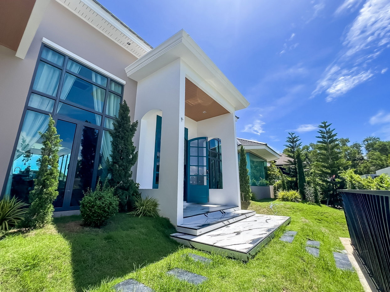 รูป Mabprachan Luxury Villa for Sale 4 Bedroom Lake View - รูปที่ 2/24