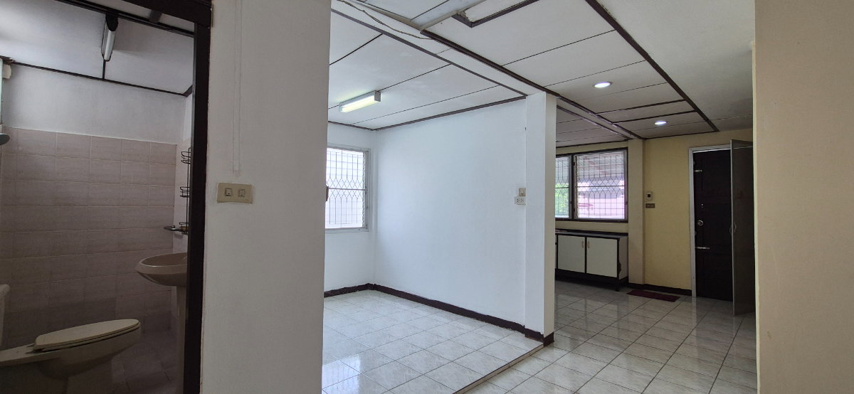 รูป ให้เช่าบ้านเปล่าพร้อมอยู่ - หมู่บ้านเมืองทอง 2 โครงการ 3 ซอยพัฒนาการ 53 ตรงกันข้ามกับซอยรร.เตรียมอุดมศึกษาพัฒนาการ - รูปที่ 9/22